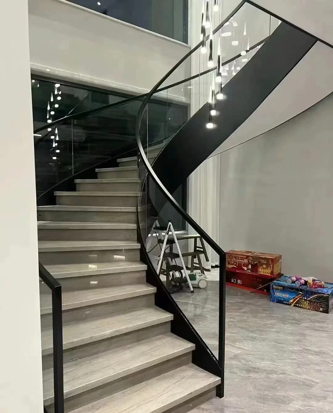 Guoxin Curved Glass Railing for Villas with Fireproof and Waterproof