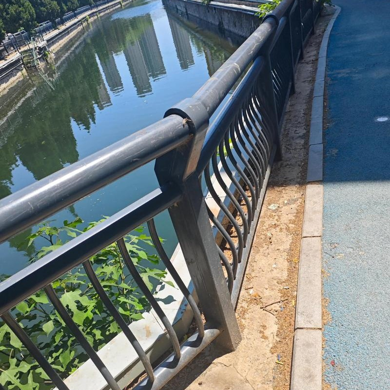 Easy-to-Install Modular Riverside Guardrail System for Efficient and Cost-Effective Project Completion