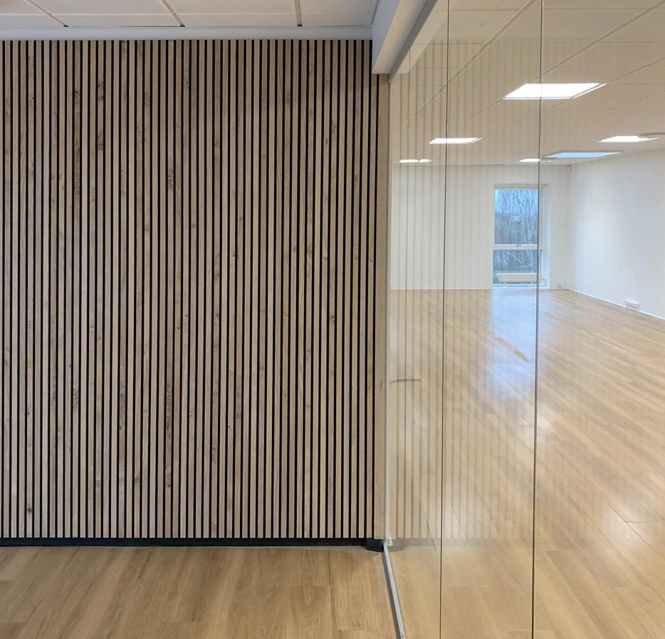 Hot Sale 4*8 18mm Laminated MDF Board Cheap Slotted Panel Melamine Wall Panel for South American Market