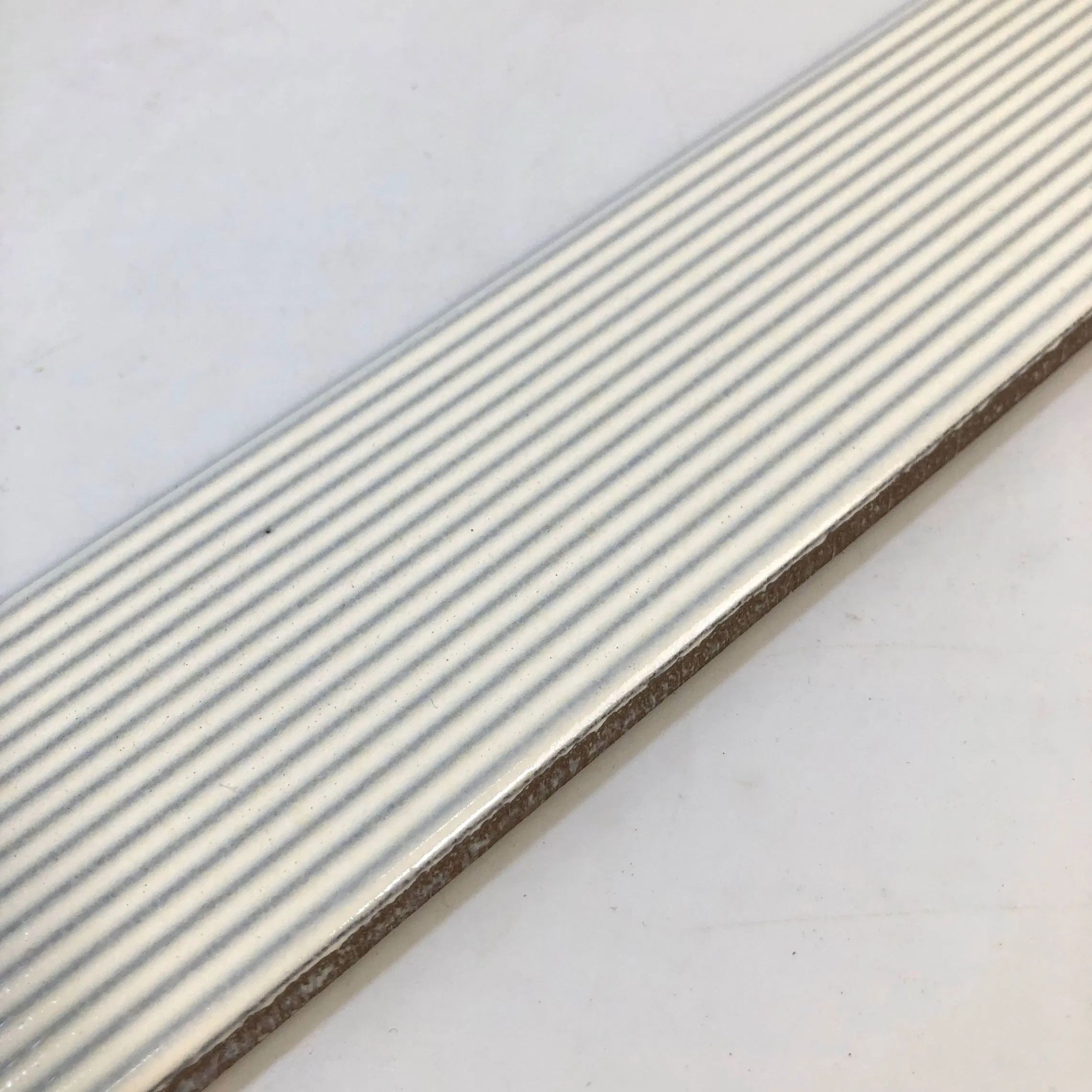 Good Quality Glazed Glossy Ceramic Tiles White Wall Tile Subway Tile Sheet for Home Decoration Beautiful Decorative