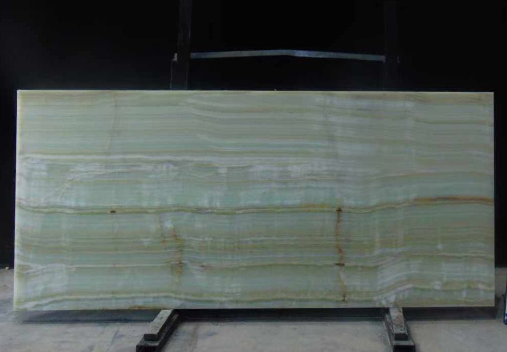 Массажная ванна из зеленого оникса с гидромассажем