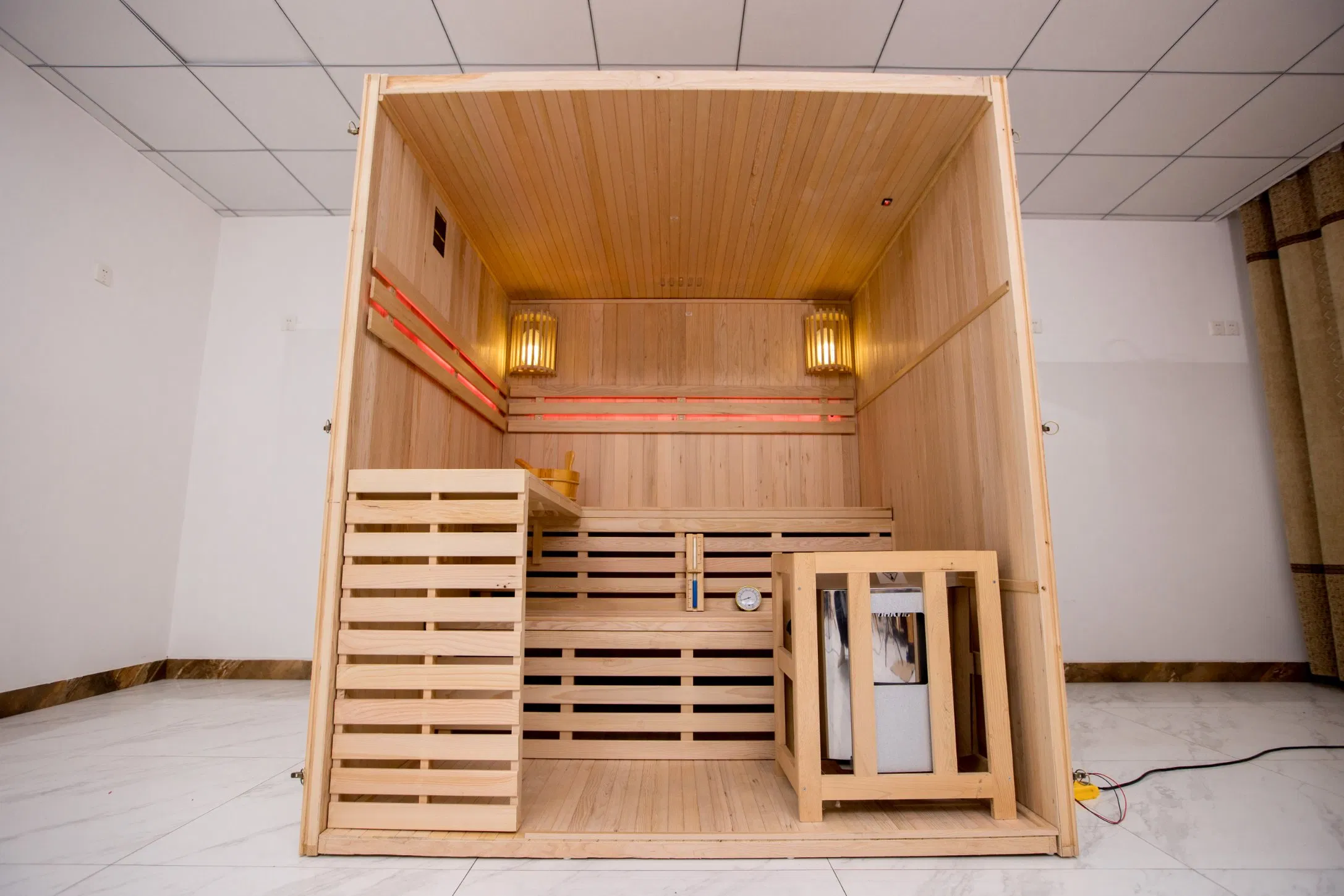 Инфракрасная сауна для улицы из дерева на 4 человека