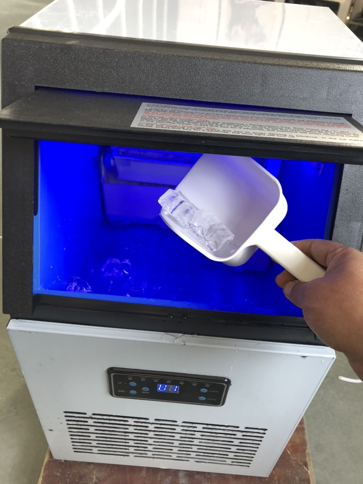 Im-30 Solar Powered Ice Maker