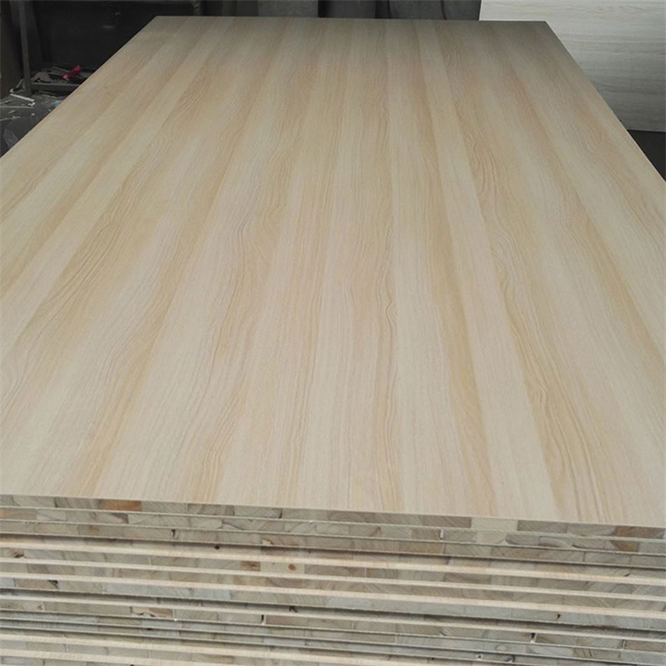 White Laminated Blockboard 18mm Pine Hardwood with Melamine