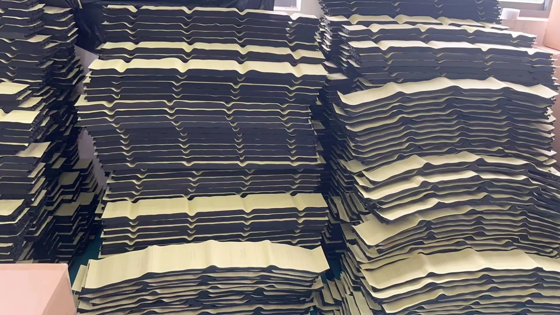 Roof Panel Vented Foam Closure Strips EVA Infilled Insulating Tape