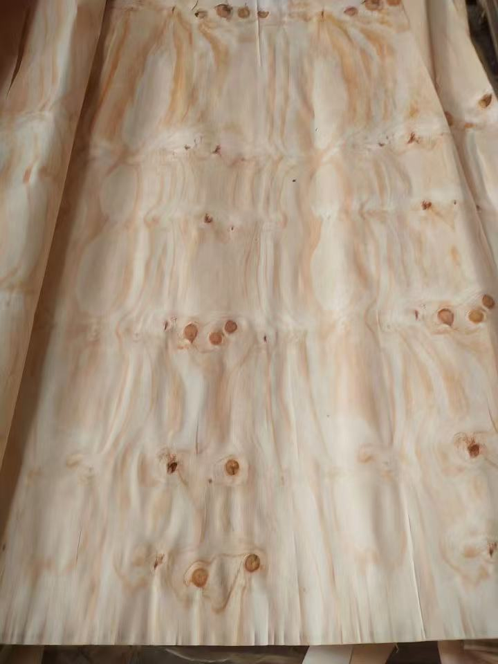 Premium Quality Pine Veneer Sheets for Plywood Manufacturing