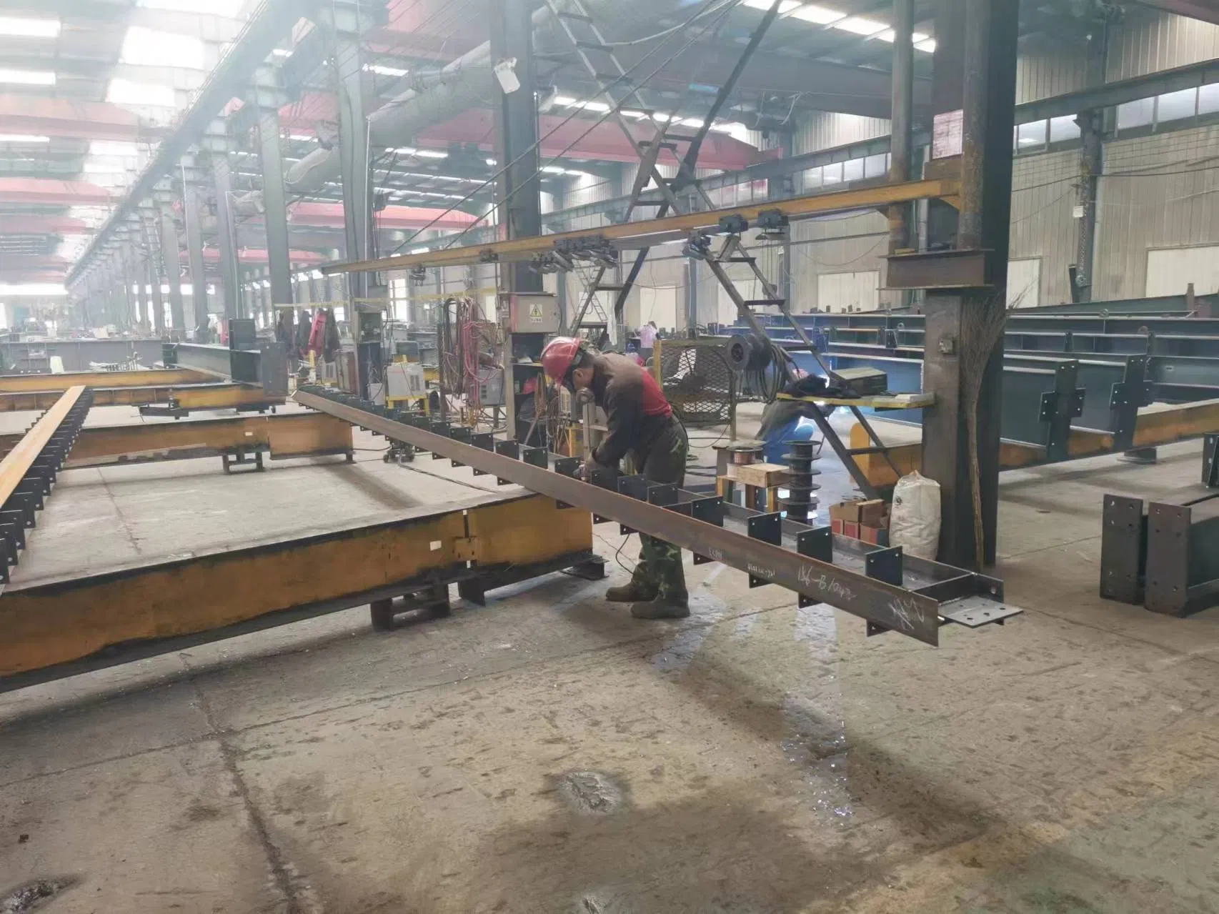 Ready to Bolt up Universal Steel Columns Ucs and Beams Ubs Pre-Drilled Hot DIP Galvanised for Fast Installation