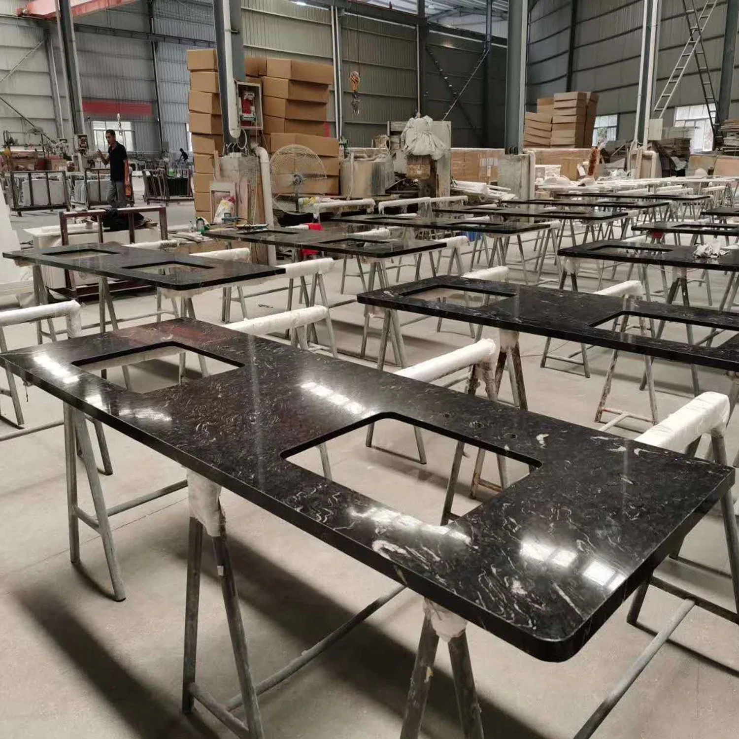 Cut-to-Size Chinese Prefab Polish Kitchen Artificial Quartz Vanity Countertop with Grey Veins