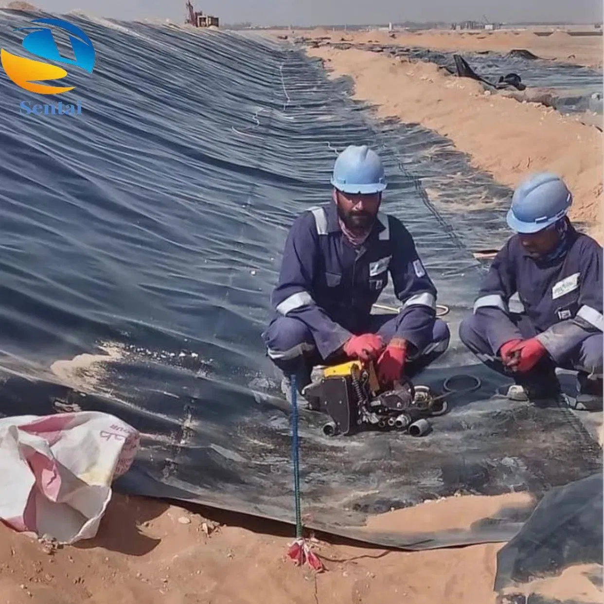 Durable HDPE Geomembrane for Landscape and Sewage Solutions Anaerobic Tank of Power Plant Regulating Pool Anti Aging Geomembrane