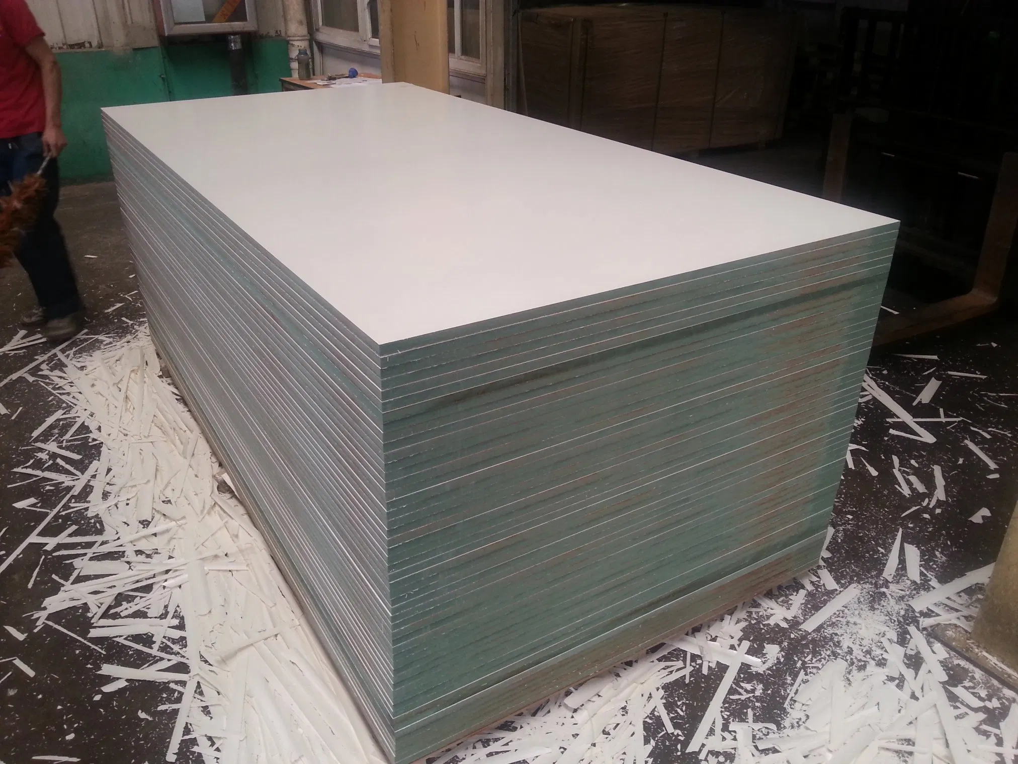 Durable Melamine Chipboard in Embossed Grey with Sustainable Features