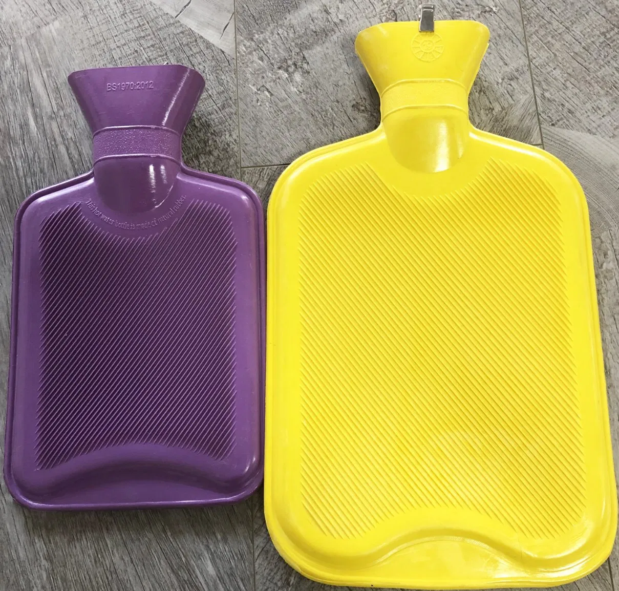 BS Standard Rubber Hot Water Bottle for Keeping Warm Hot Water Bag