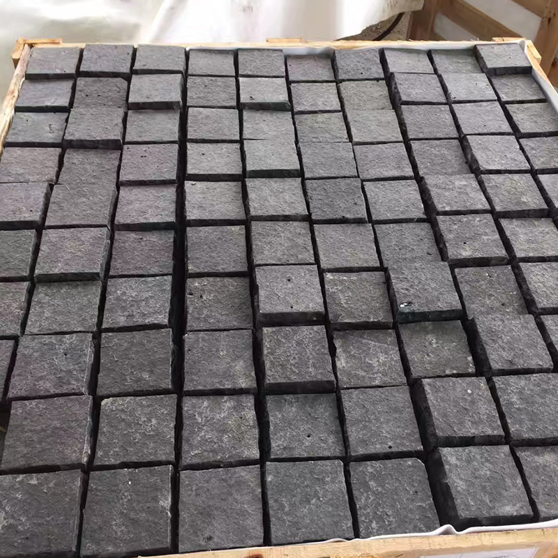 Natural Split Dark Zp Black Basalt for Cube Paving Stone/Kerbs/Tiles/Paver/Cube/Cobbles/Landscaping/Paver/Curb/Coping Price