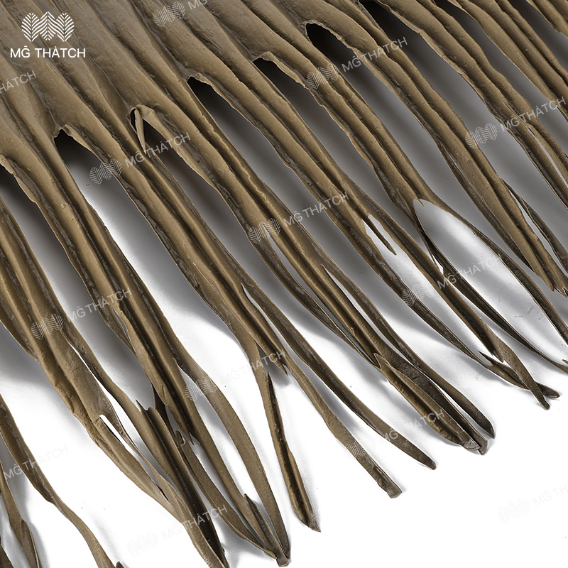 Recyclable Plastic Artificial Thatch Panels Waterproof Synthetic Palm Leaves Thatch Cheap Price