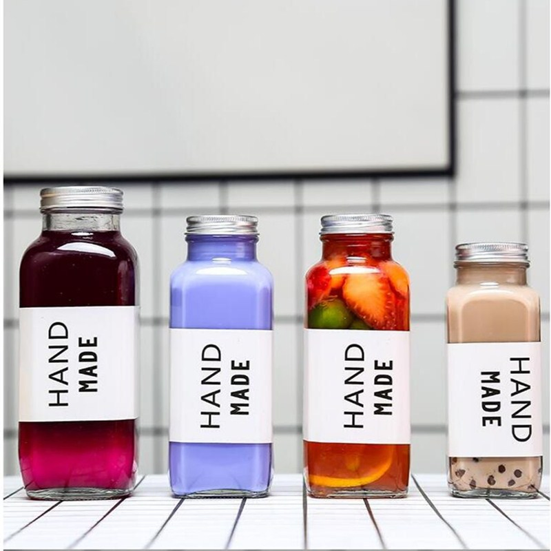 Квадратная стеклянная бутылка для напитков с крышкой