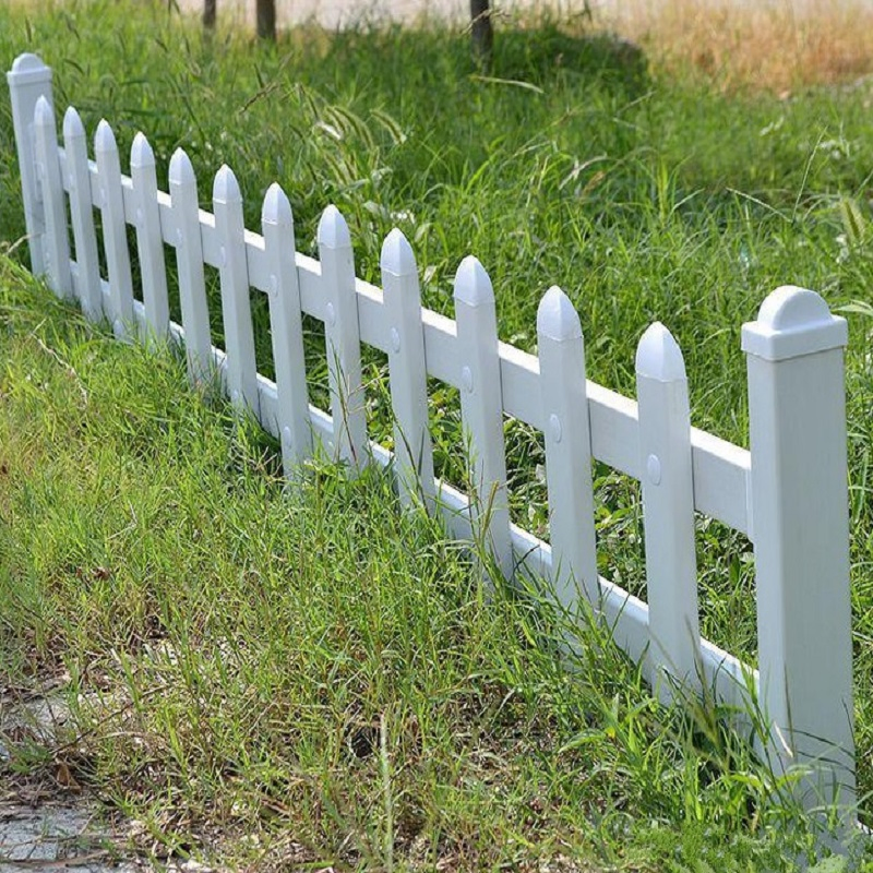 Fangxin Recommend Strong Toughness, No Cracking, No Embrittlement Lawn Fence