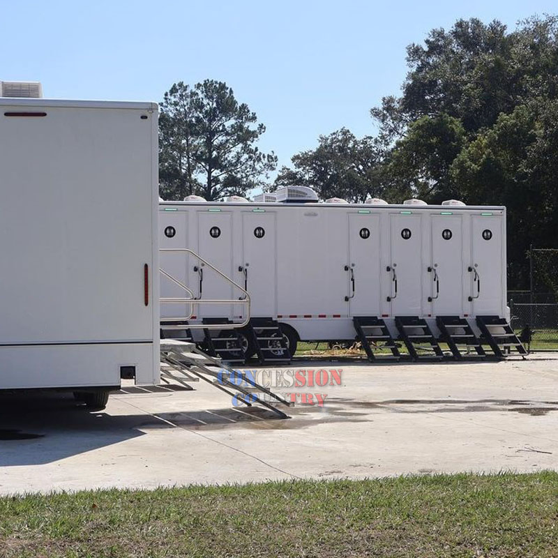 4-8 Stalls Portable Bathroom Trailer Luxury Outdoor Mobile Restroom Trailer with Shower