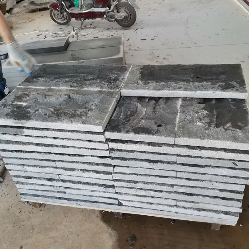 Hainan Black Stone Basalt Bluestone Tumbled Paving Cobbles Garden/Villa Project Price