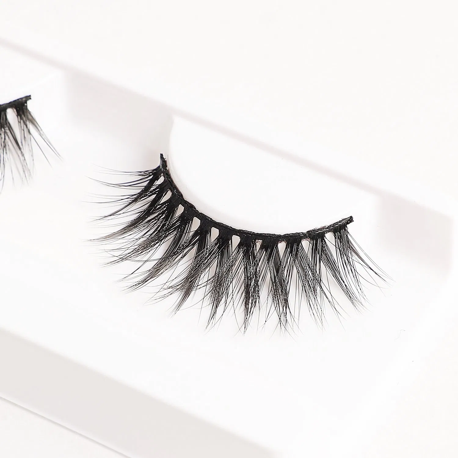 Private Label Natural 3D Layer Effect Vega Volume Faux Mink Eyelashes Silk Lashes
