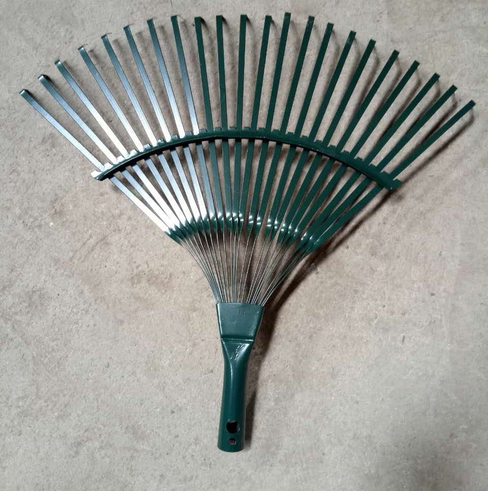 Green Color Popular Use 9t-22t Lawn Rake