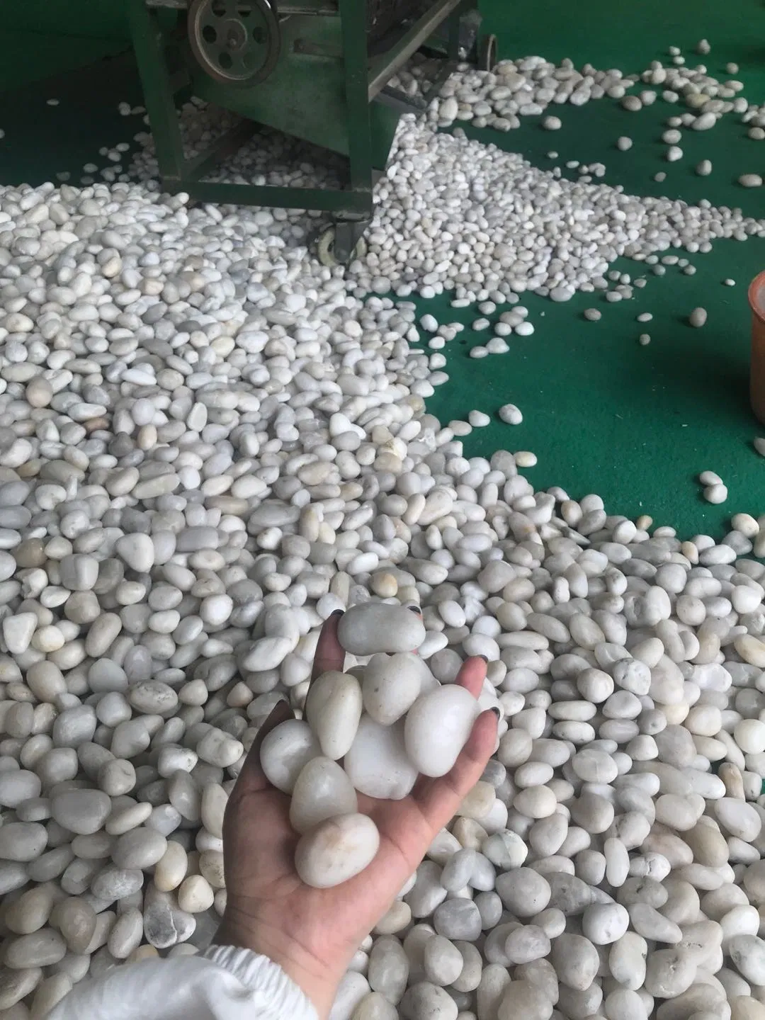 White Natural Marble Pebbles River Pebble Stone Round for Garden Decorative