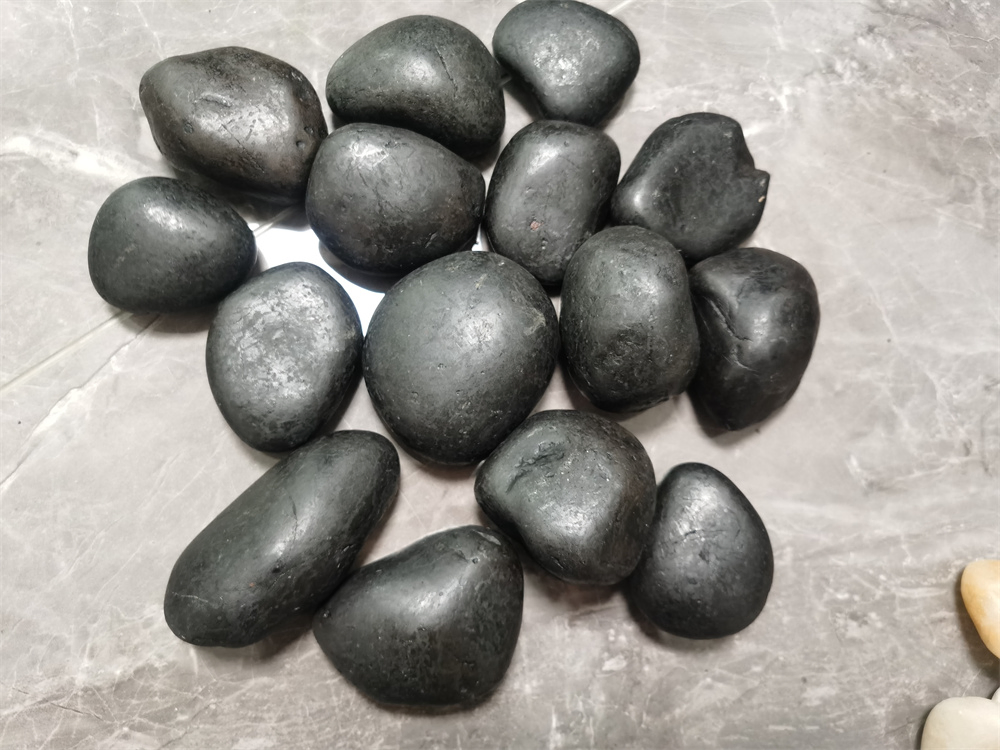 High Quality Garden Decoration Natural Polished Stone Black Pebble Landscape