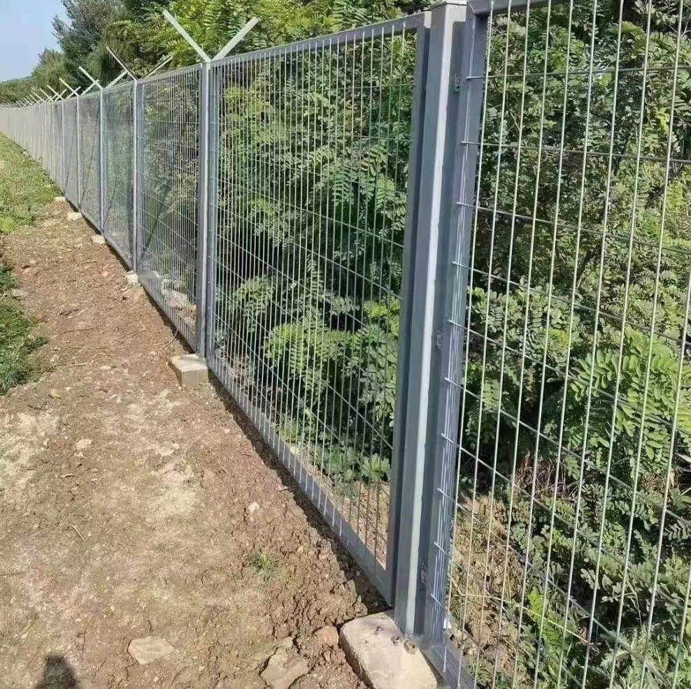 Mesh 5X15 Cm Plastic Coated Triangular Bending Security Wire Mesh Fence for Garden