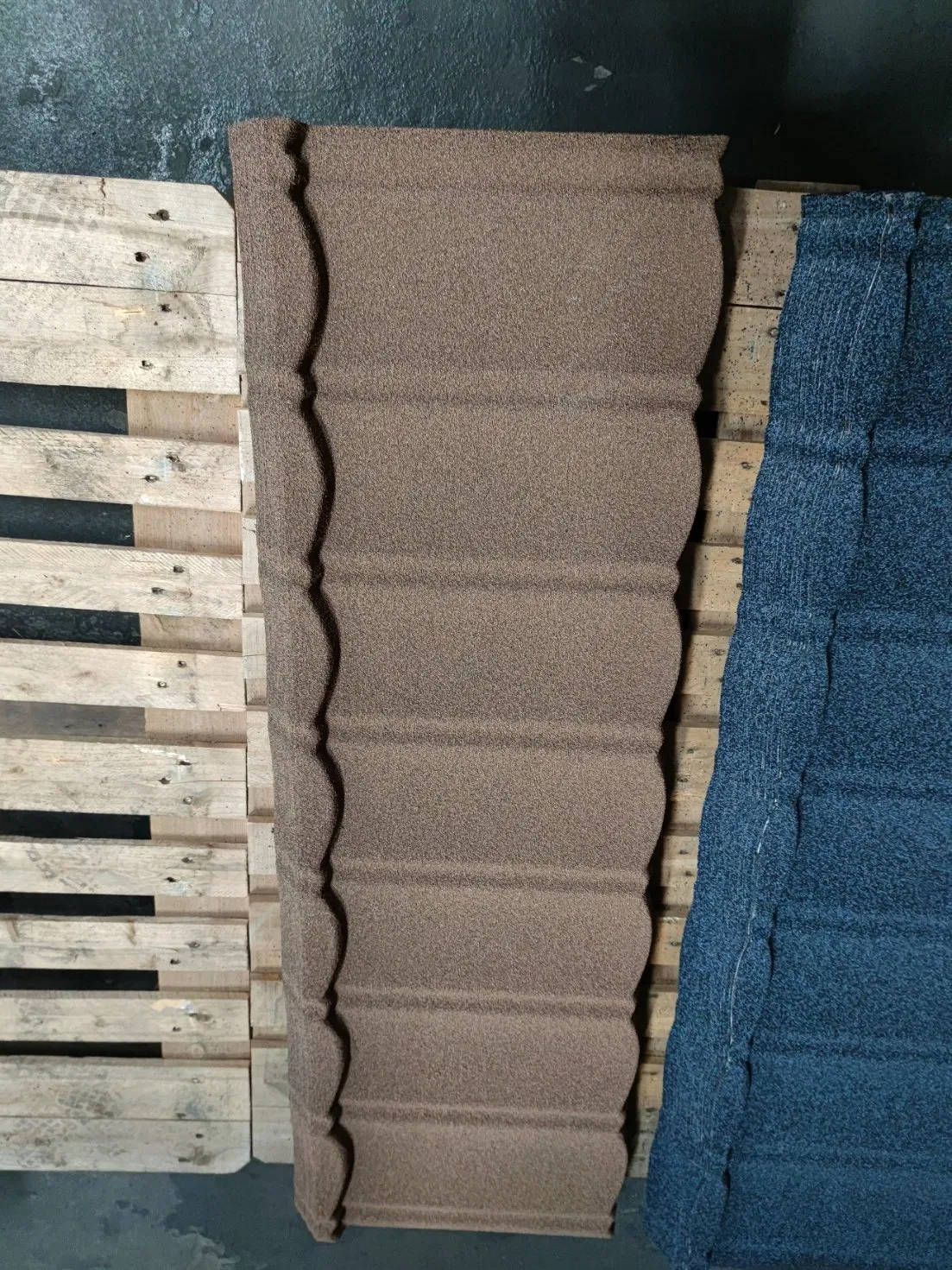 Reasonable Price Manufacturer Wholesale Shingle Stone Coated Roofing