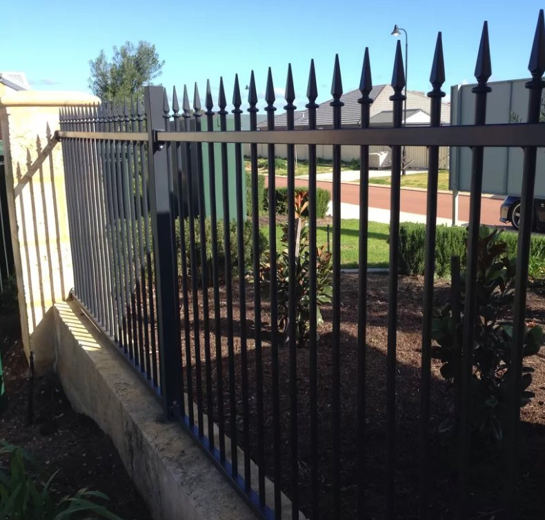 New Design High-Security Modern Picket Steel Fence Powder Coated Outdoor Ornamental Steel Picket Fence Panels and Post for Home Garden Decorative Steel Fence