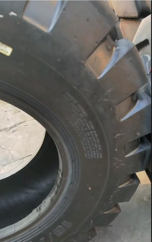 Radial OTR 17.5R25 Engineering Tire for Loaders and Backhoe