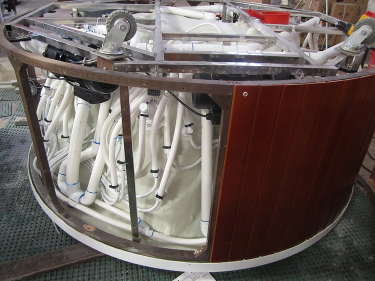 Акриловая уличная гидромассажная ванна на 7 человек