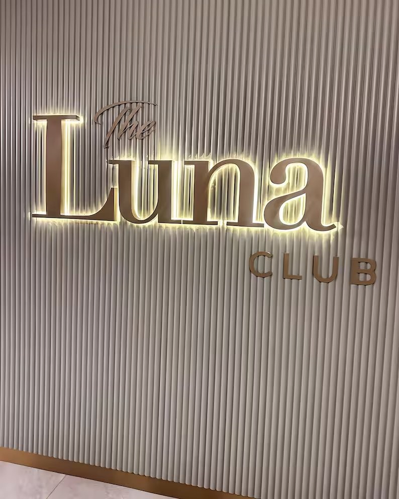 Store Metal LED Illuminated Letter Board Sign Outdoor Advertising Sign Logo Wall Beauty Salon LED Sign for Business