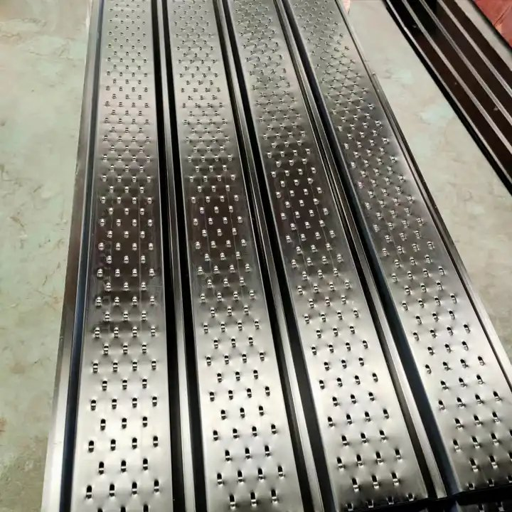 Алюминиевый софит 12FT с перфорацией