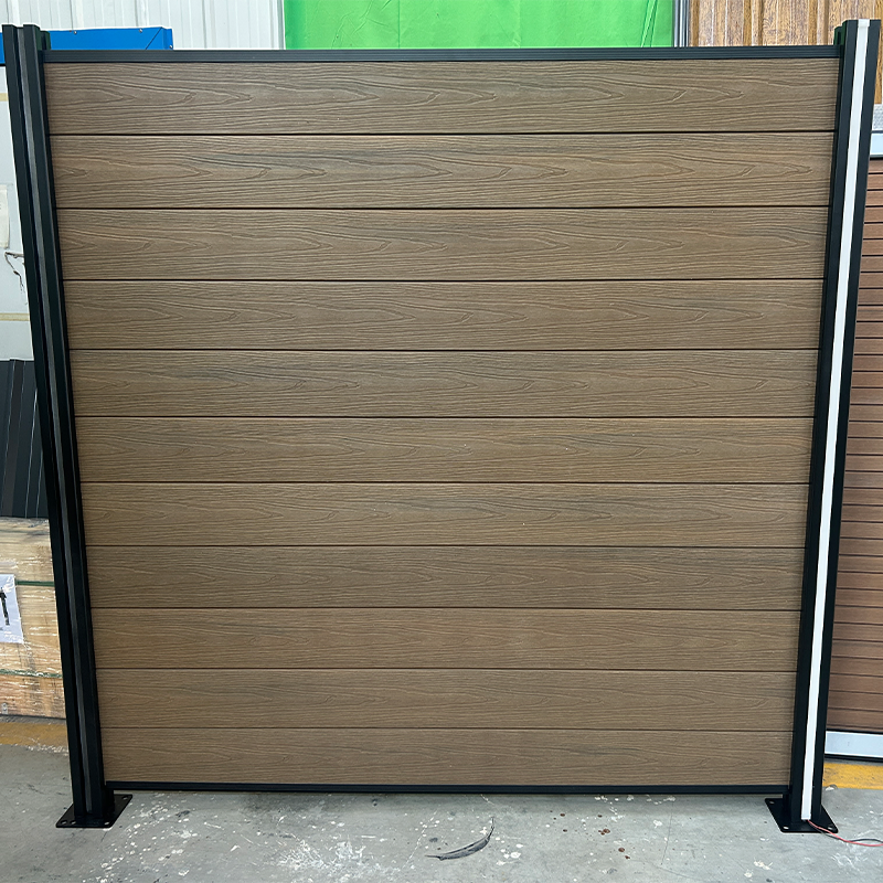 Second-Generation Co-Extruded Wood Plastic with ISO9001 Certification and Polished Finish