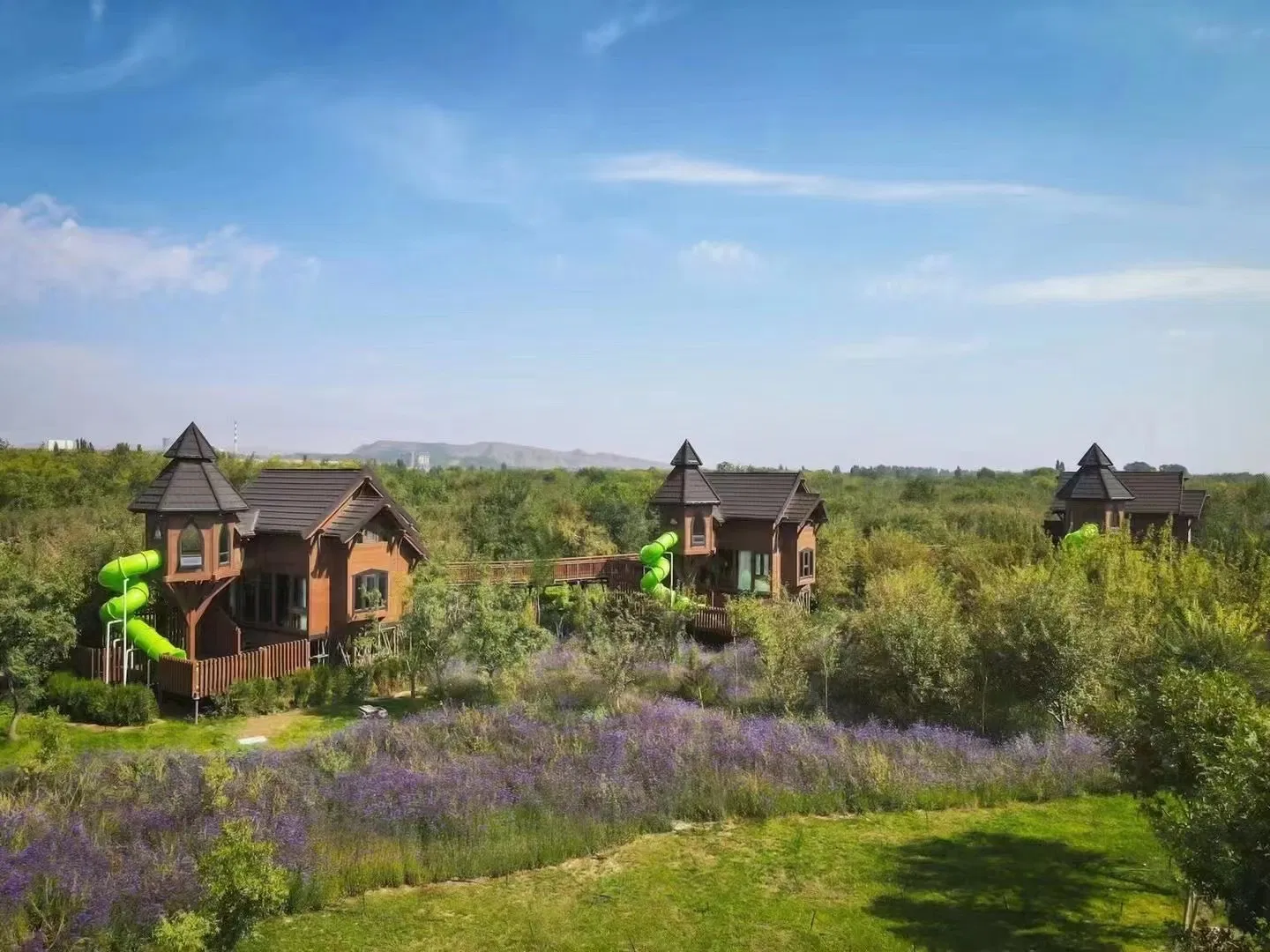 Outdoor Thick Log Post Building Material