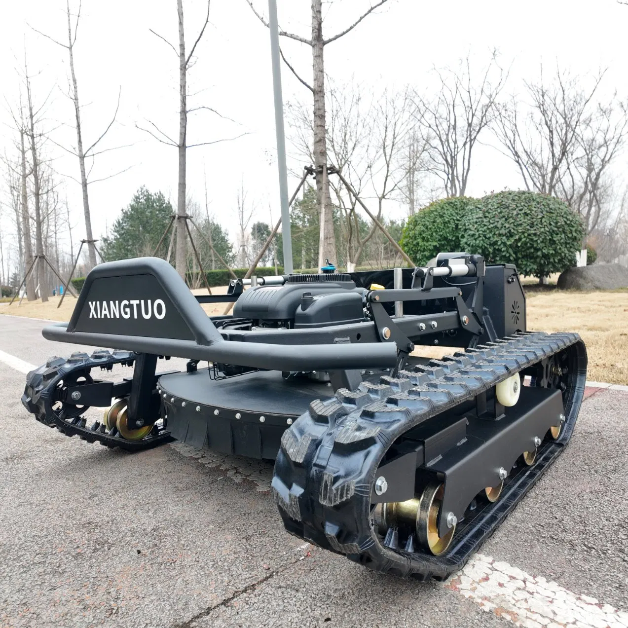 Газонокосилка-робот для сложного рельефа XT-900