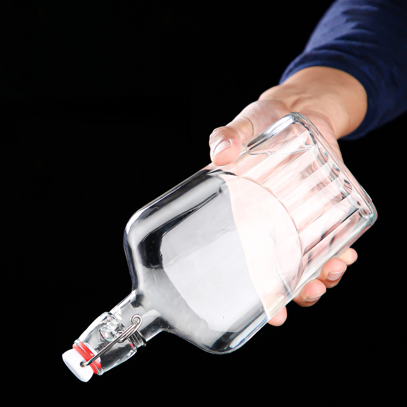 New Arrival Wholesale Custom Square 240ml 480ml Glass Whiskey Wine Bottle