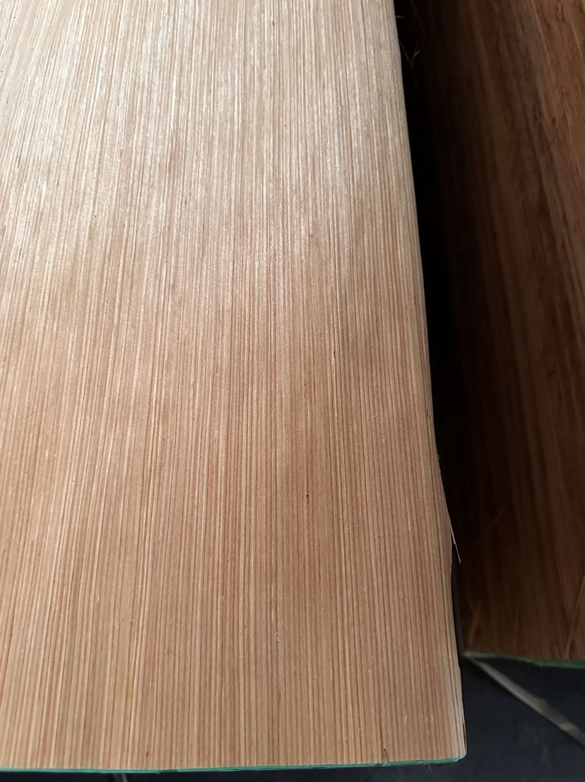 Economical and Widely Used Poplar Technology Wood Veneer for Furniture Decoratio.