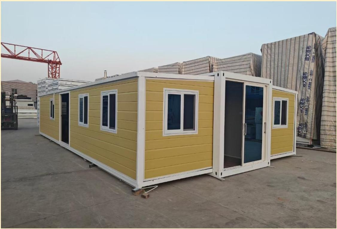 China Factory Wholesale Expandable Container House PVC Floor 5 Bedroom Prefabricated Home Container House for Season Saint