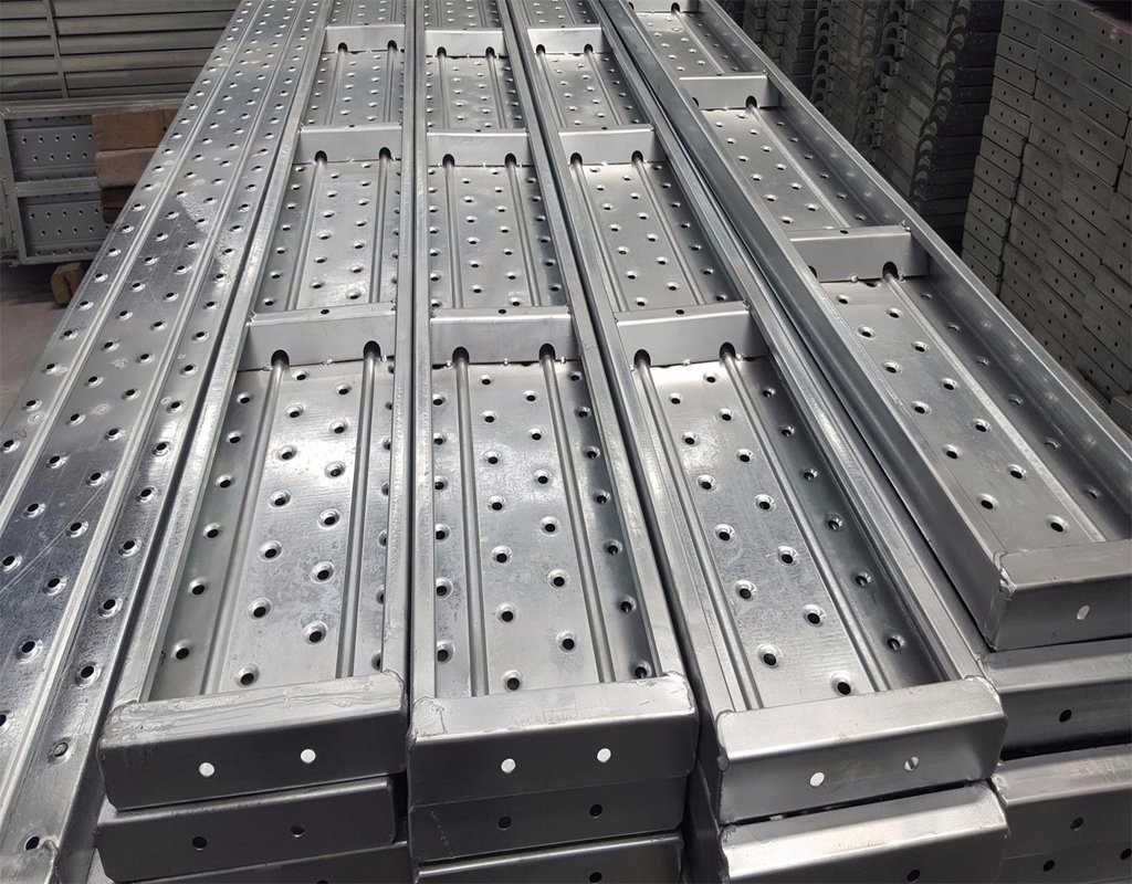 Scaffold Tube Gi Steel BS1139 Scaffolding Pipe for Sale