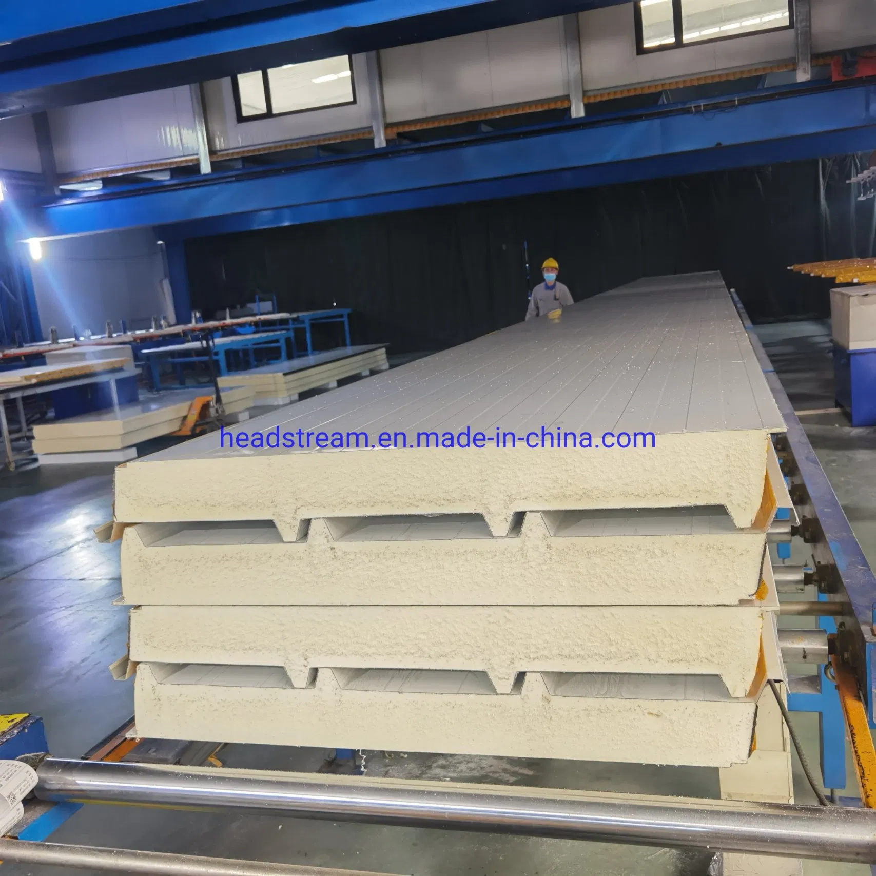 Large-Span, Polyurethane /PIR Roof Panels and Wall Panels for Warehouses and Workshops