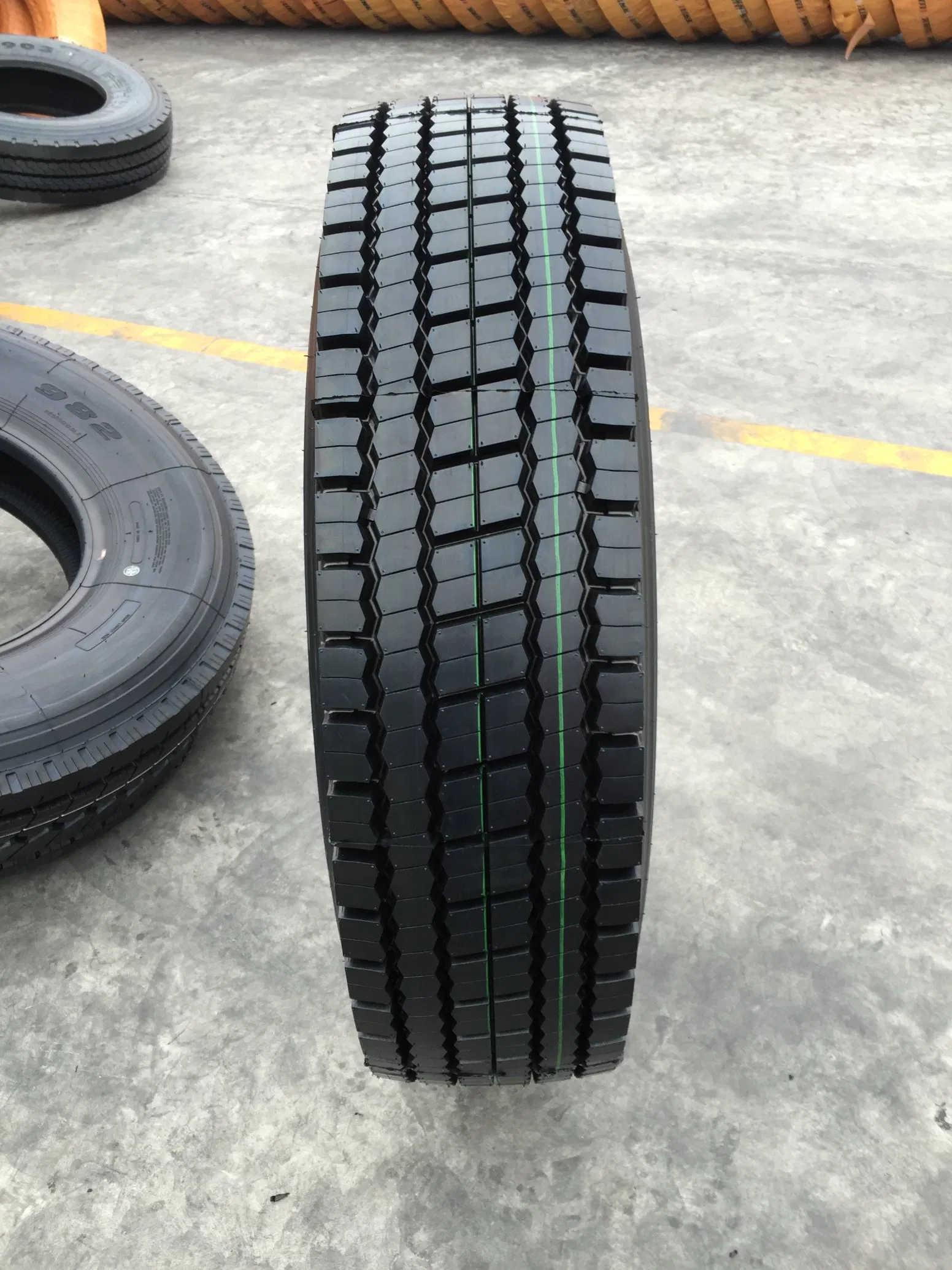 Truck Tire Constancy 12R22.5 Heat-Resistant High Load 1200kg Anti-Burst for Middle East Market