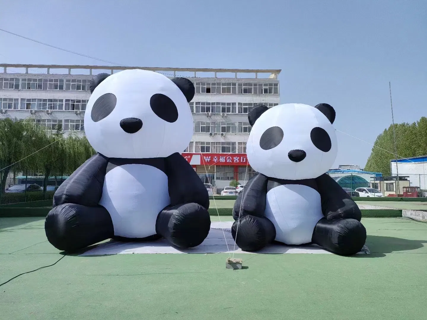 Giant Inflatable Bear Model for Parties and Events - Durable Design