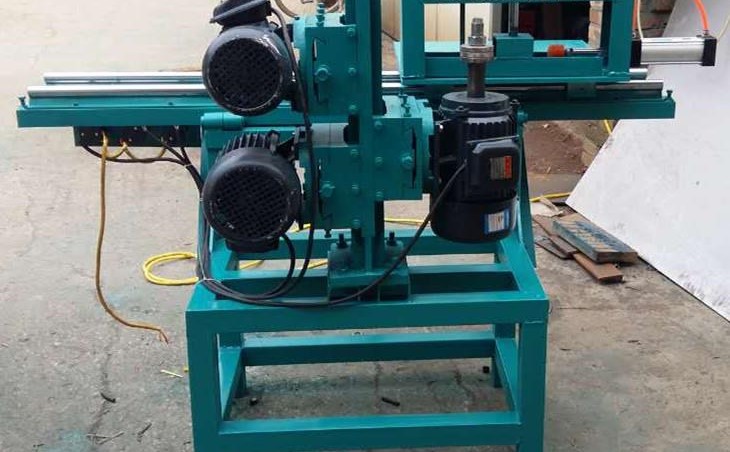 Ленточная пила по дереву вертикальная портативная 4 кВт