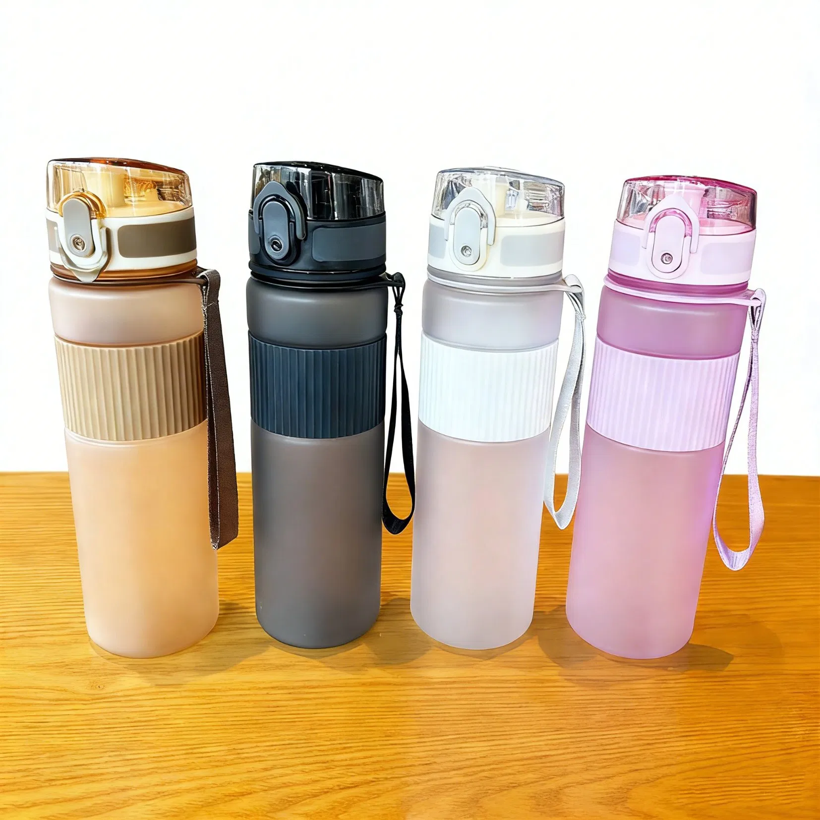 Набор спортивных бутылок с пластиковыми стаканами