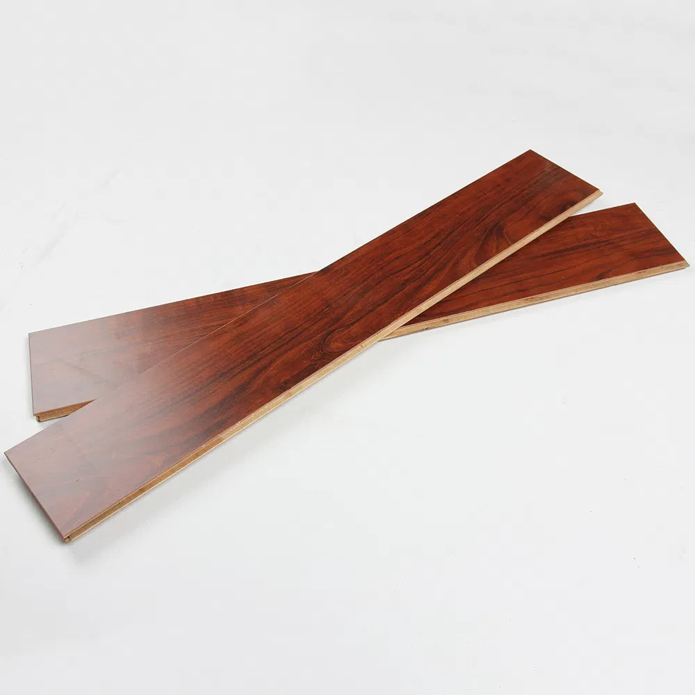 Водостойкий ламинат Red Cherry глянцевый 12 мм