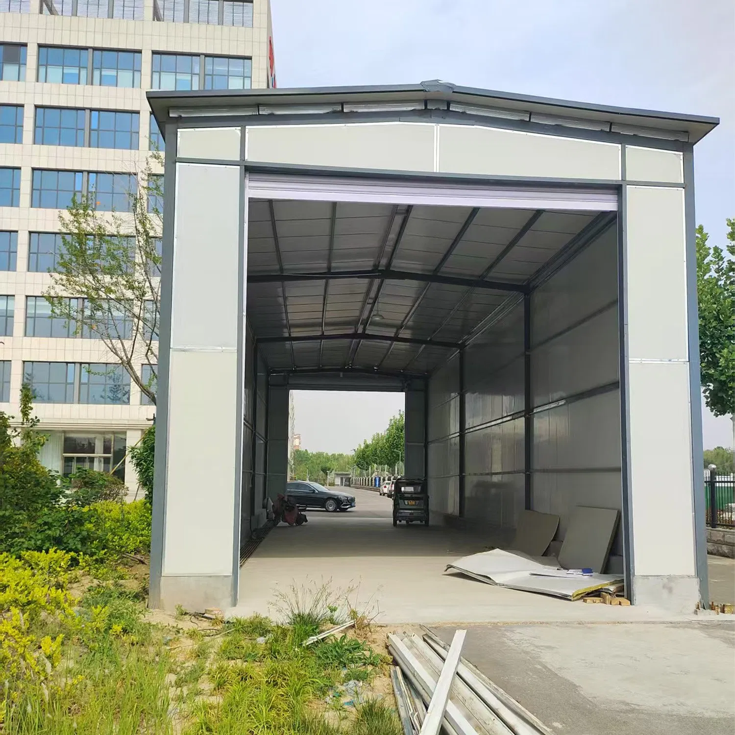 Premium Minimalist Steel Car Shelter with Quick Assembly