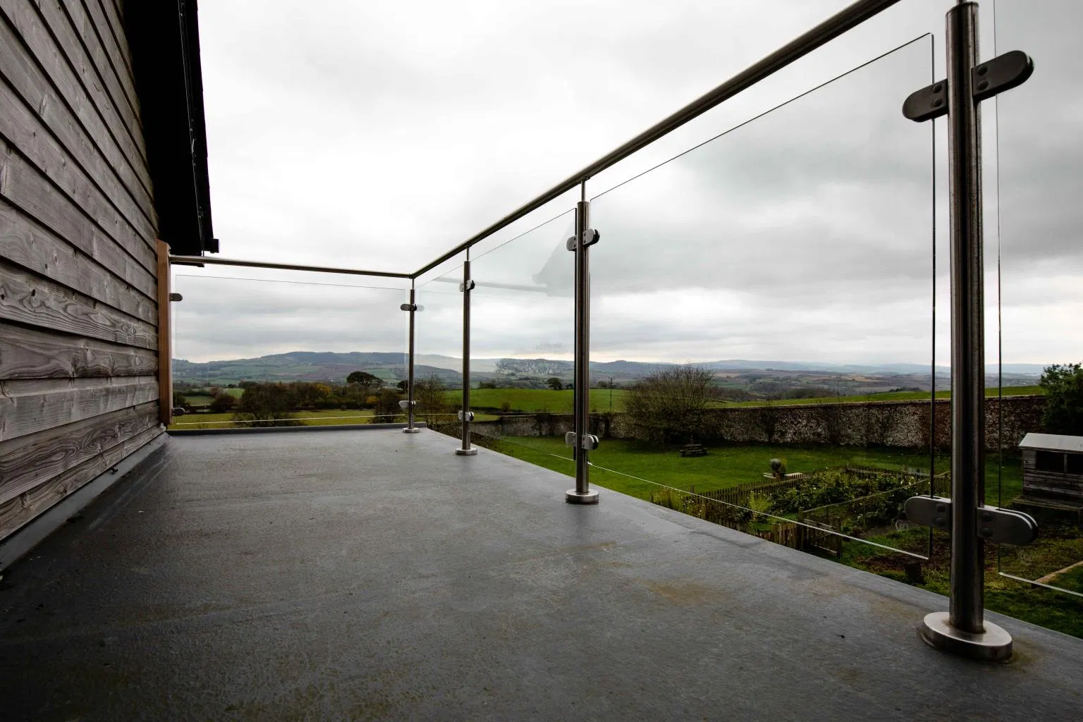 High Quality Manufacturer Stainless Steel Handrail Glass Balustrade for Staircase