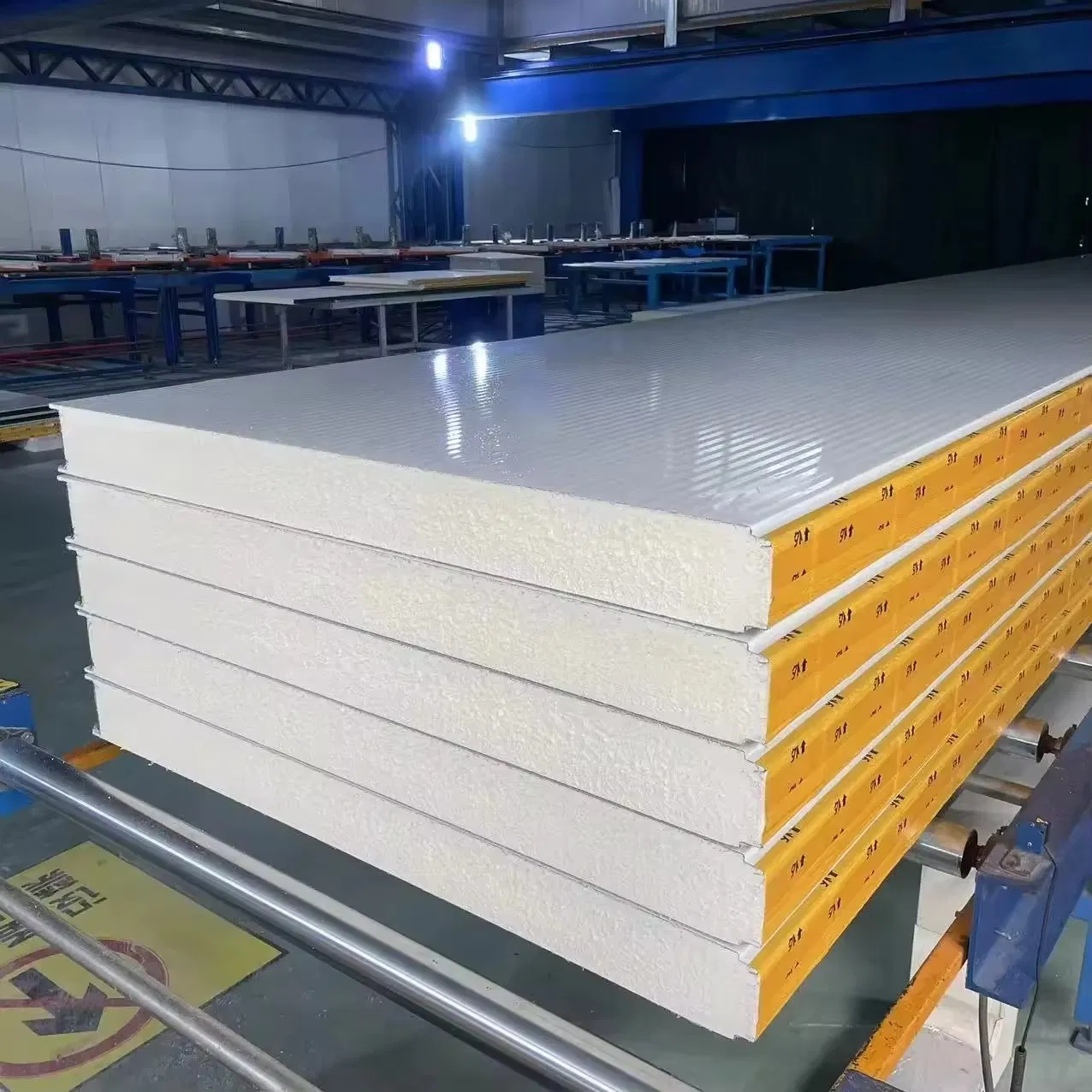 50mm Energy Saving PU Sandwich Panels Fireproof PU Polyurethane Wall Claddings