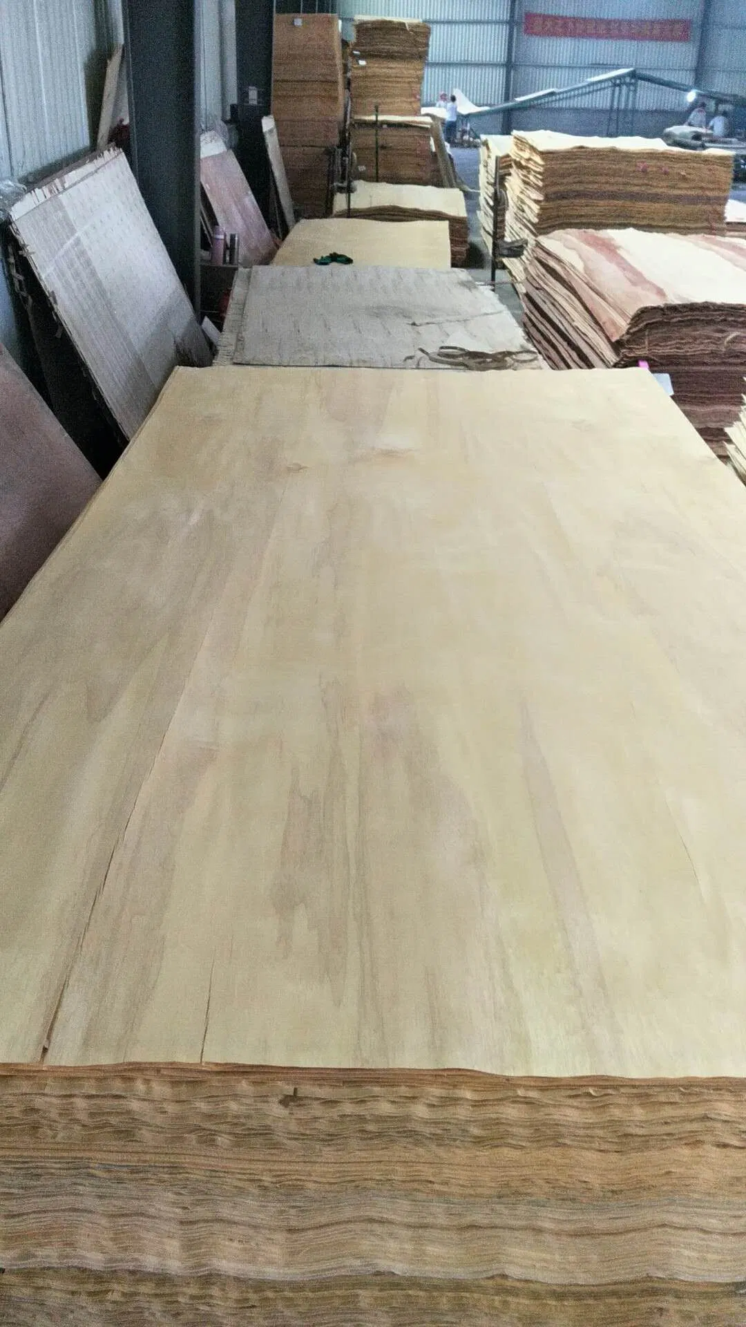 Factory-Hardwood Veneer in 1300X2500mmx 0.60mm