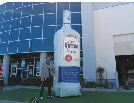 2023 New Advertising Inflatable Giant Bottle Can Replica for Sale